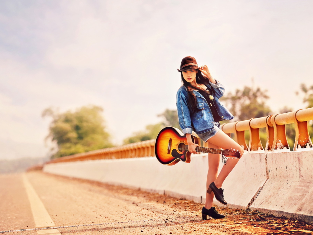 Fondo de pantalla Girl With Guitar 1024x768