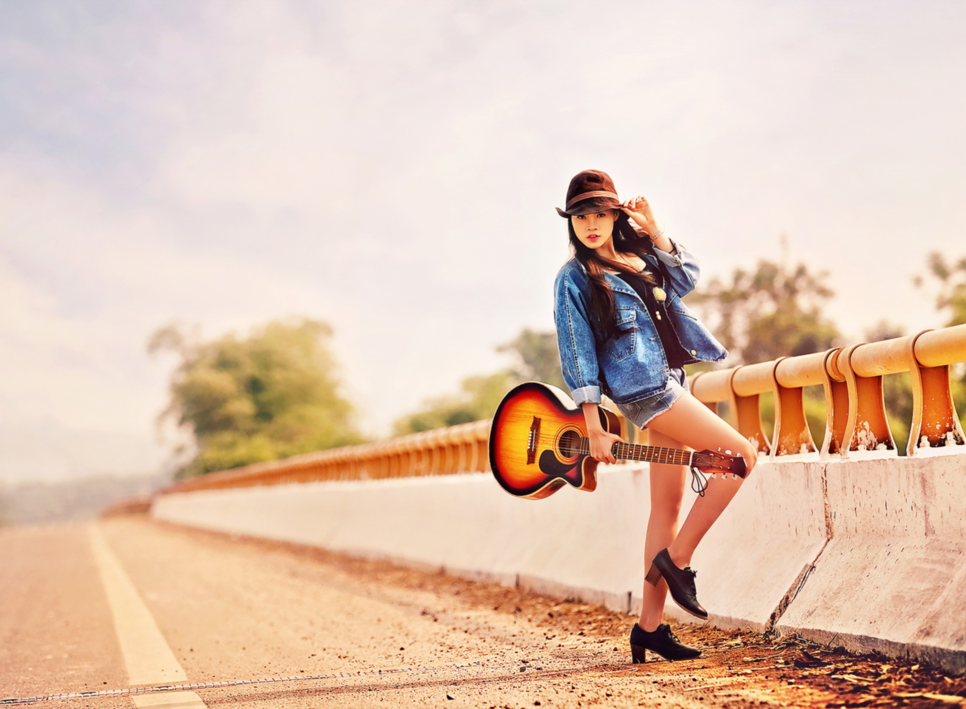 Обои Girl With Guitar 1920x1408