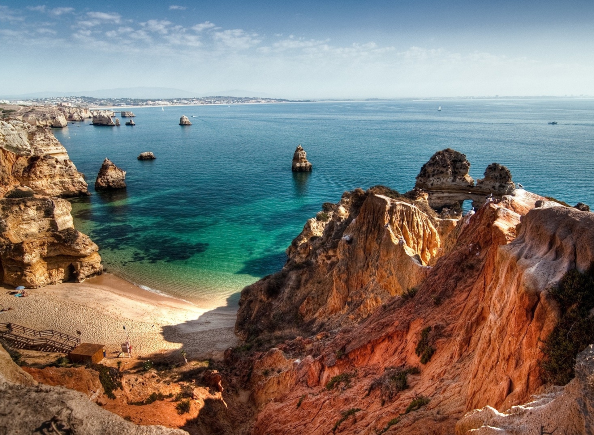 Beautiful Bay Behind Ocean Rocks screenshot #1 1920x1408