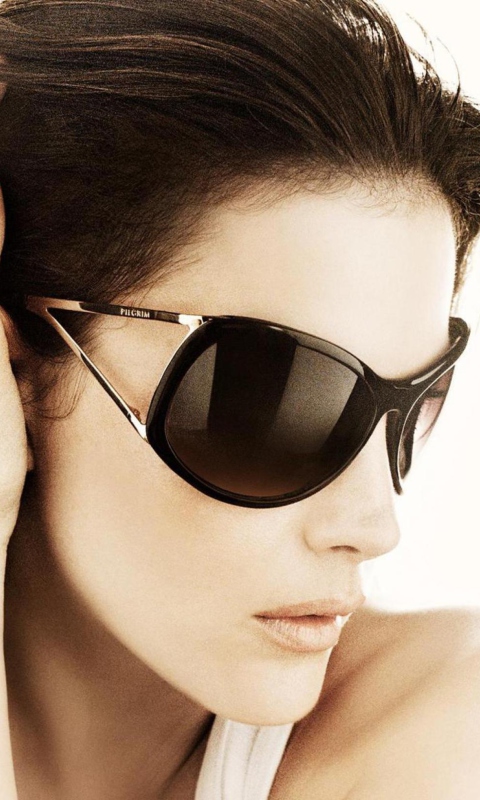 Liv Tyler Beautiful Glasses wallpaper 480x800