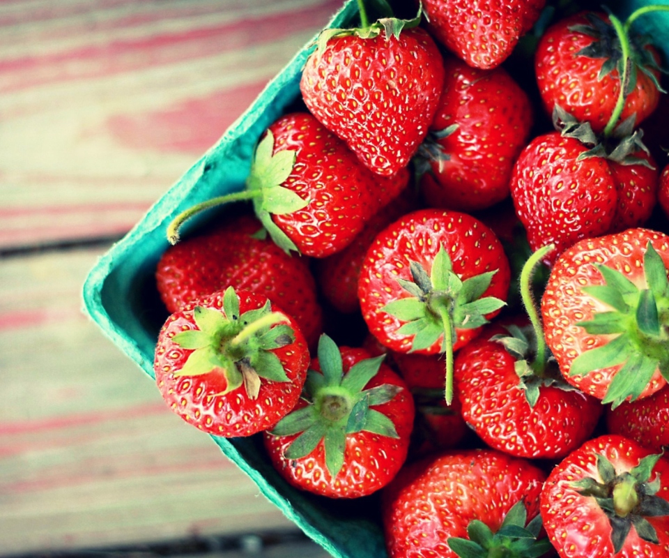 Box Of Strawberries screenshot #1 960x800