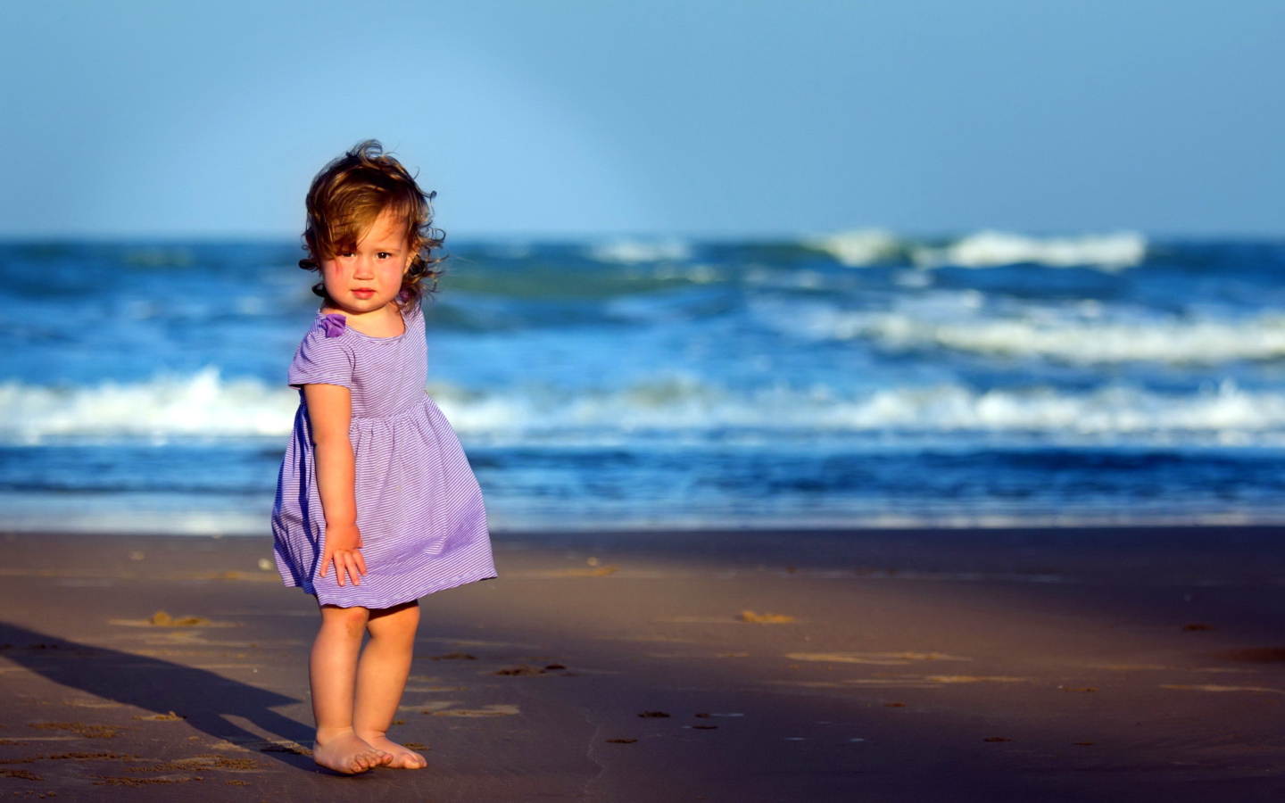 Das Little Girl On Beach Wallpaper 1440x900