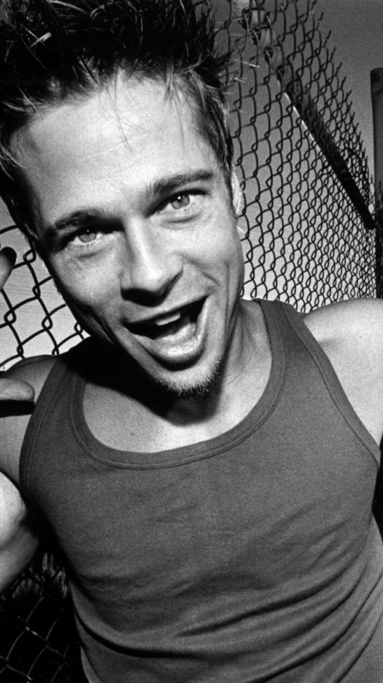 Das Brad Pitt Having Fun Wallpaper 750x1334