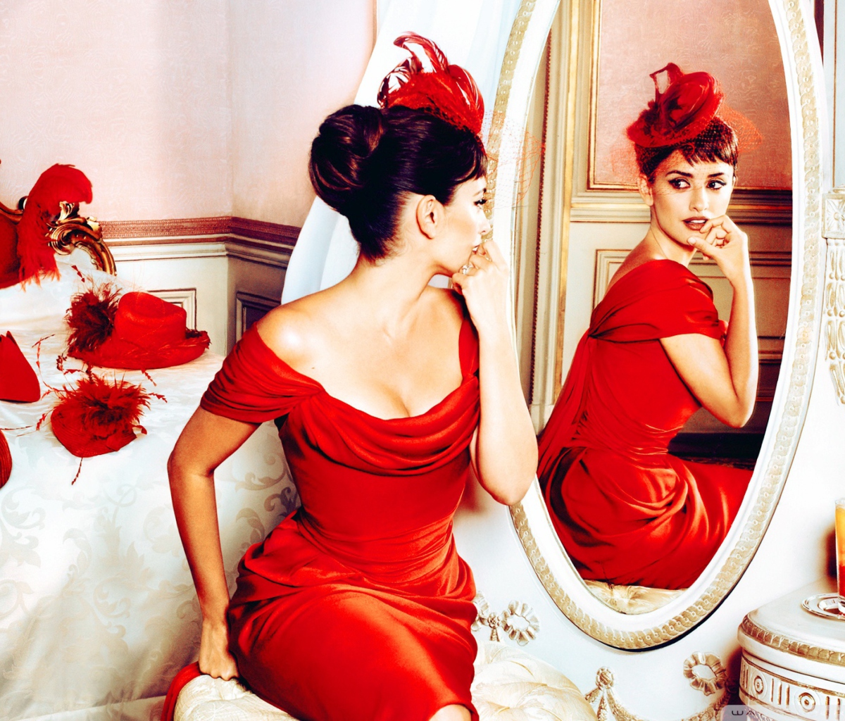 Обои Penelope Cruz In Little Red Dress 1200x1024