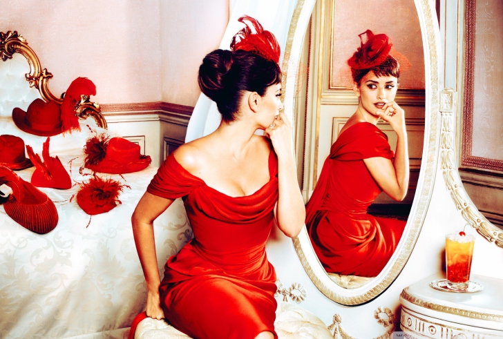 Sfondi Penelope Cruz In Little Red Dress