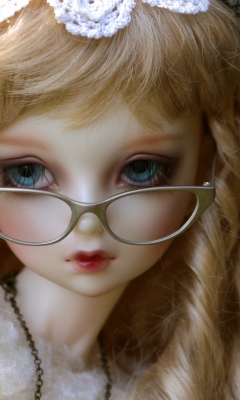 Обои Doll In Glasses 240x400