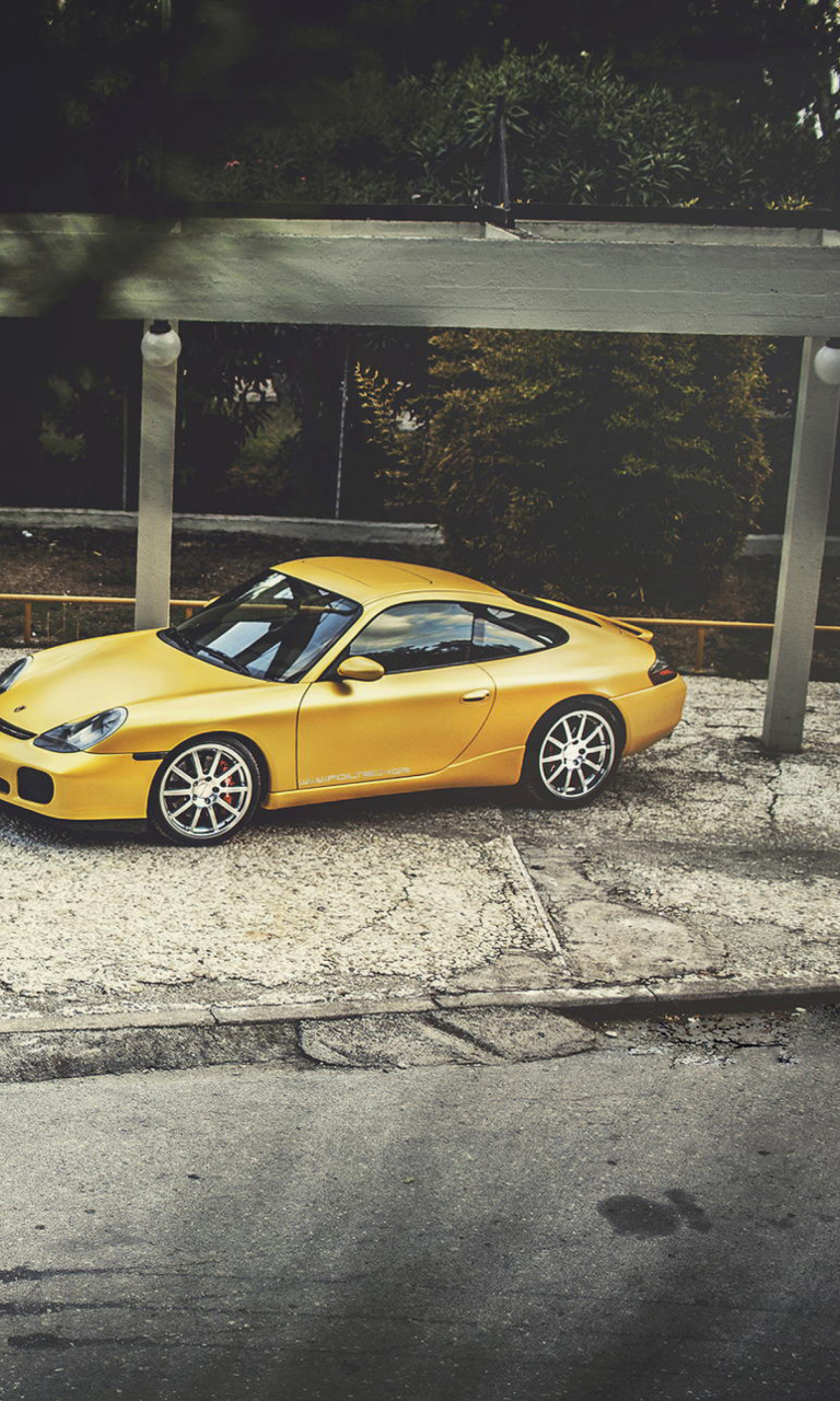 Sfondi Yellow Porsche Carrera 768x1280