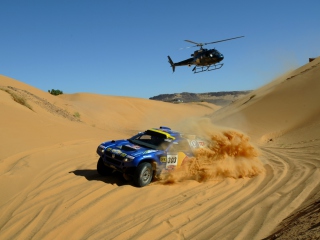 Das Volkswagen Touareg Dakar Rally Helicopter Race Wallpaper 320x240