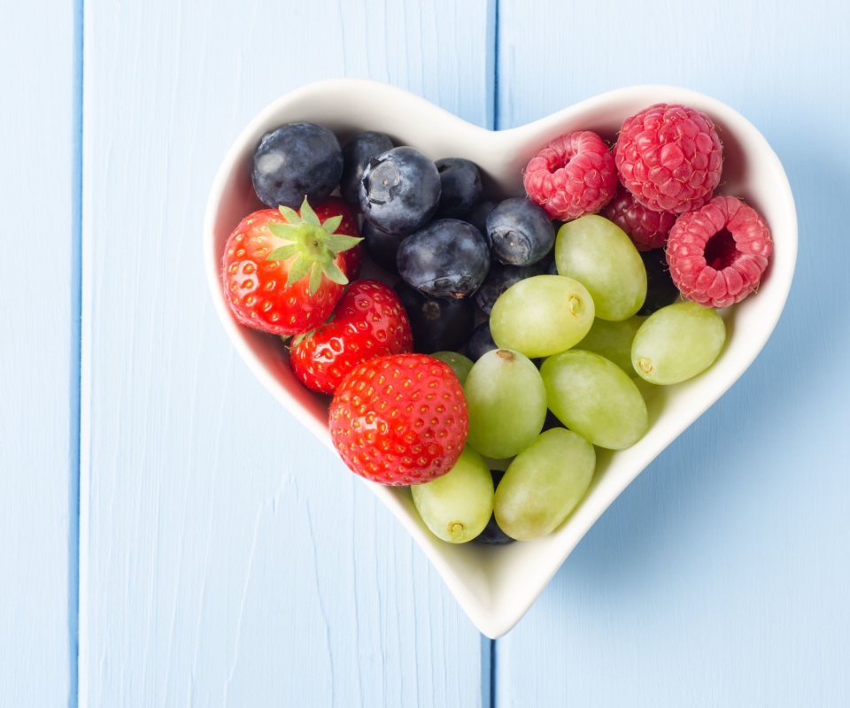 Das Love Fruit And Berries Wallpaper 960x800