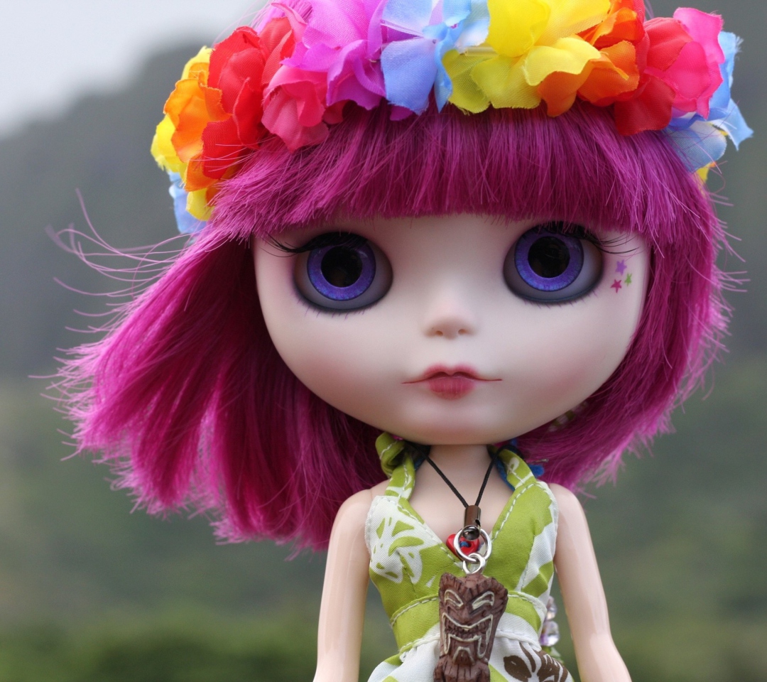 Обои Doll With Pink Hair And Blue Eyes 1080x960