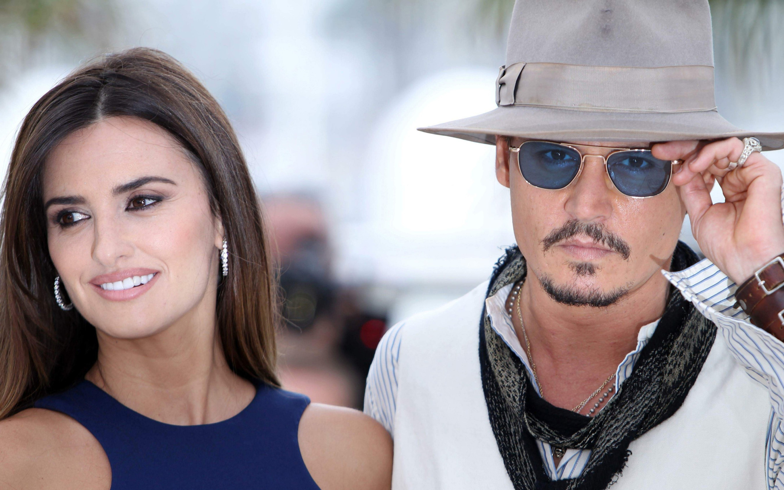 Johnny Depp and Penelope Cruz screenshot #1 2560x1600