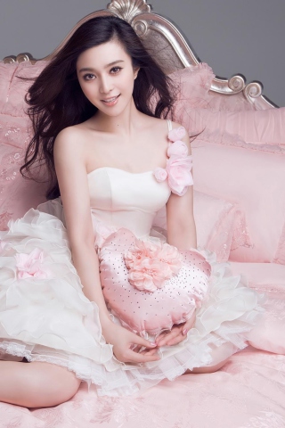Fondo de pantalla Li Bingbing Chinese Actress 320x480