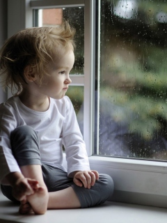 Das Boy Watching The Rain Wallpaper 240x320