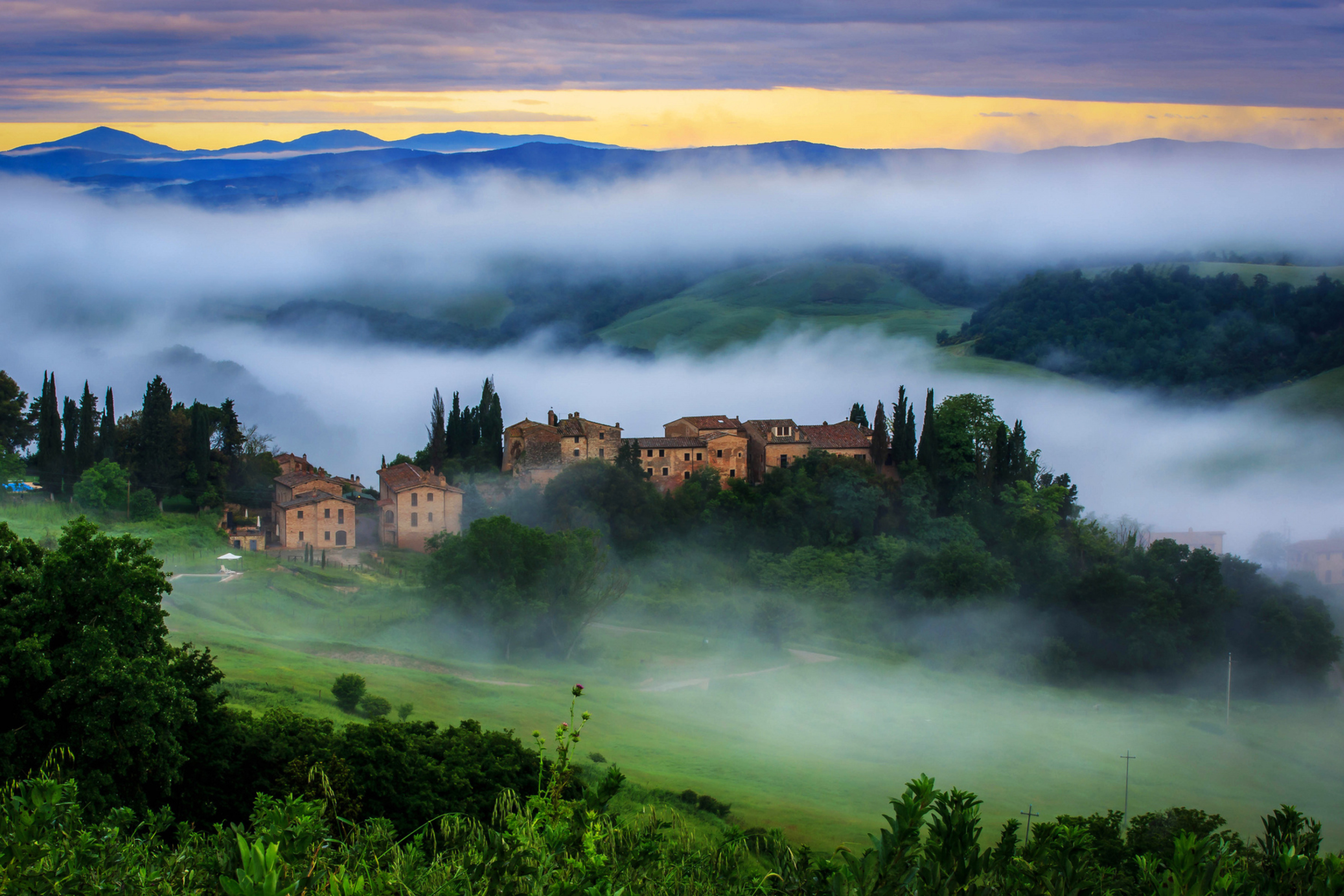 Tuscany, Italy wallpaper 2880x1920