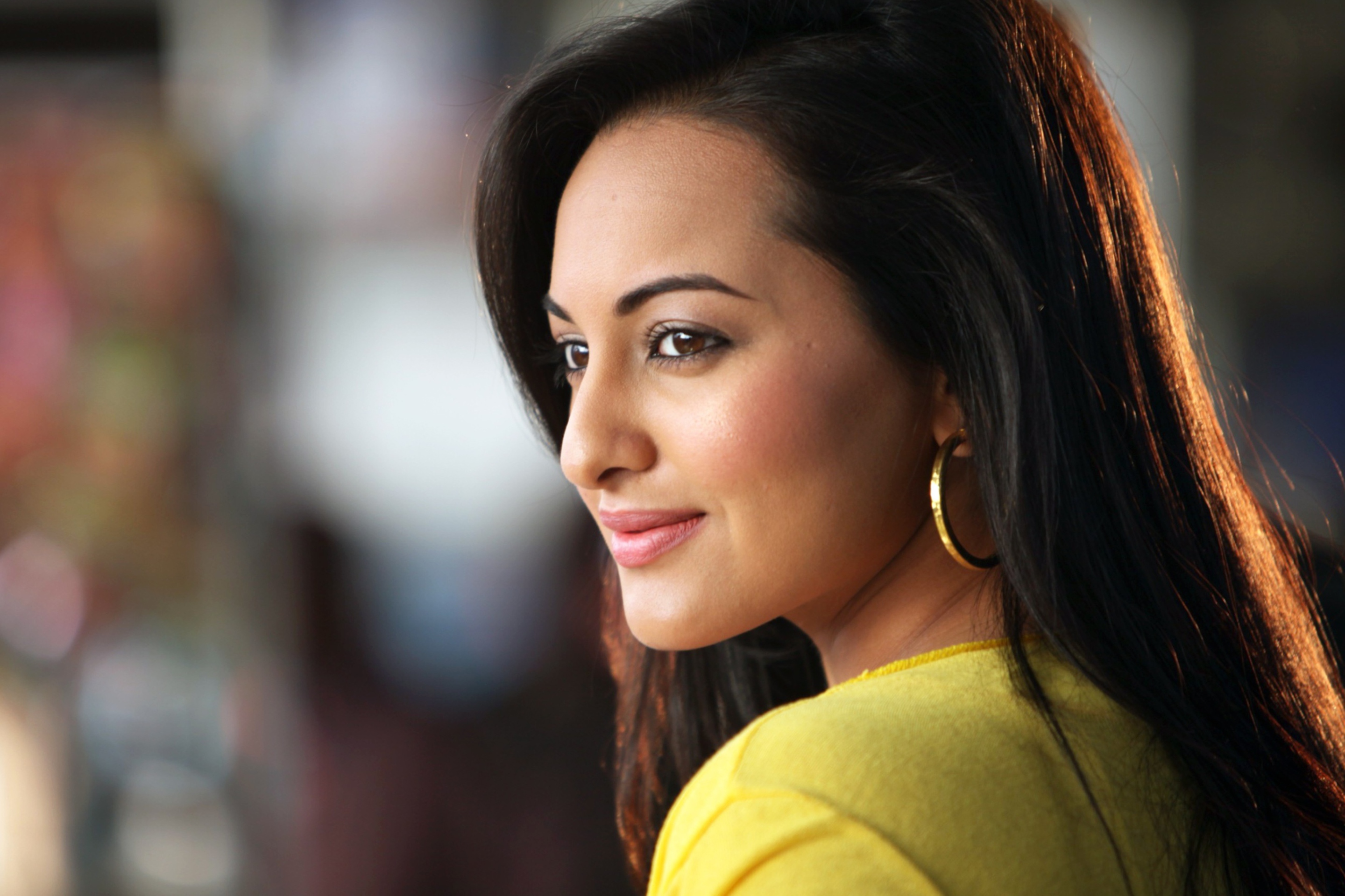 2013 Sonakshi Sinha wallpaper 2880x1920