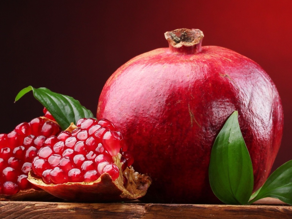 Das Ripe fruit pomegranate Wallpaper 1024x768