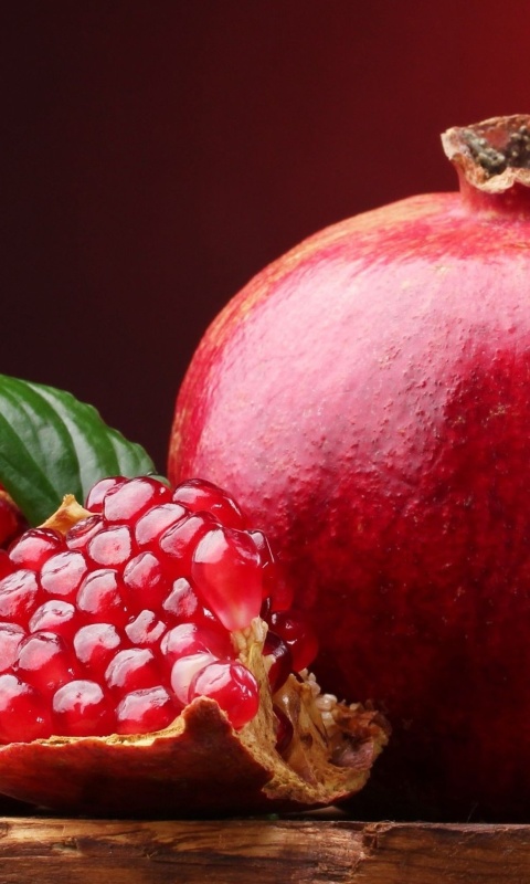 Fondo de pantalla Ripe fruit pomegranate 480x800