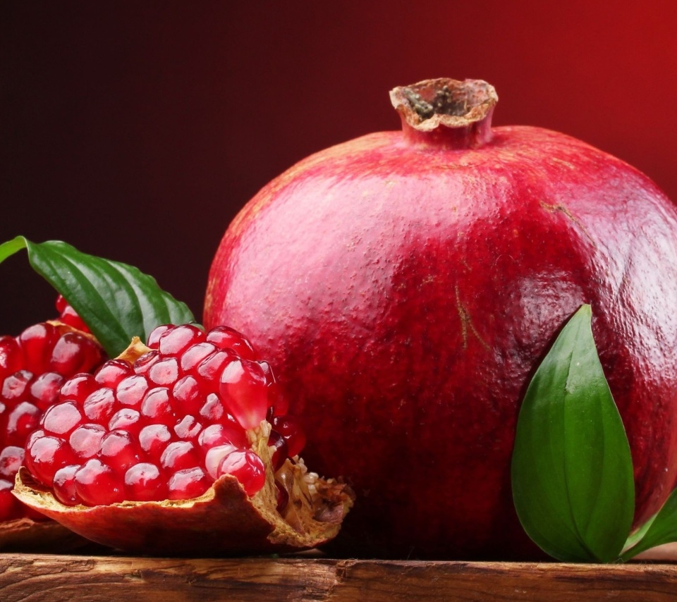 Das Ripe fruit pomegranate Wallpaper 960x854