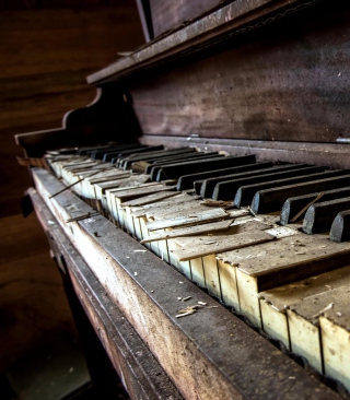 Old Piano Picture for 768x1280