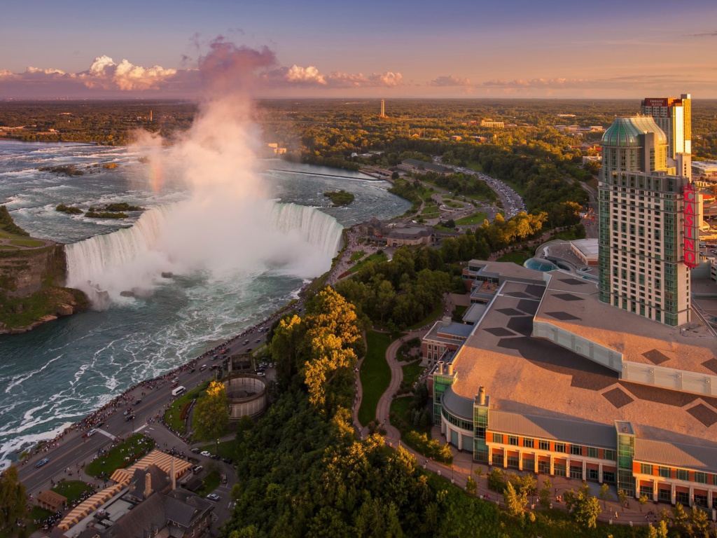 Fondo de pantalla Niagara Falls in Toronto Canada 1024x768