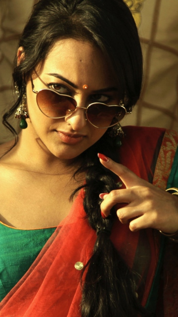 Обои Sonakshi Sinha In Joker 360x640