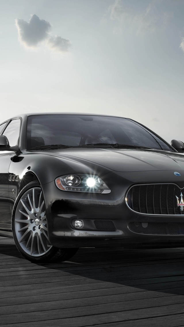 Das Maserati Quattroporte Wallpaper 640x1136