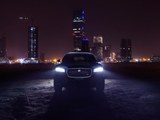 Das Jaguar F Pace Wallpaper 320x240